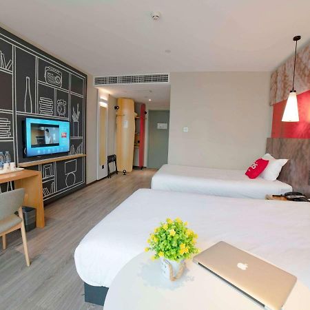 Ibis Chengdu Sm Square Hotel Exterior photo