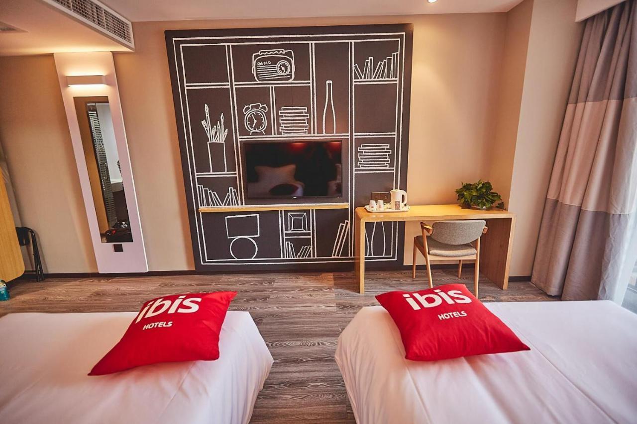 Ibis Chengdu Sm Square Hotel Exterior photo