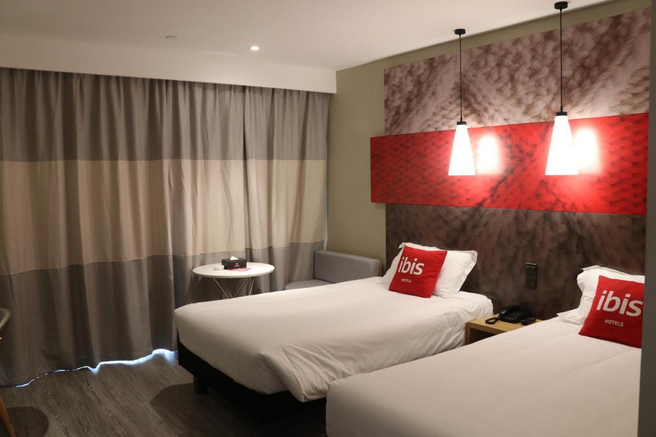 Ibis Chengdu Sm Square Hotel Exterior photo