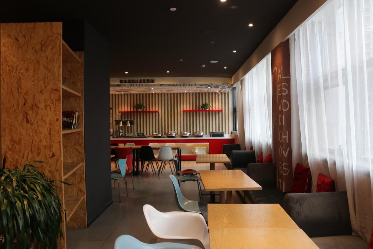 Ibis Chengdu Sm Square Hotel Exterior photo