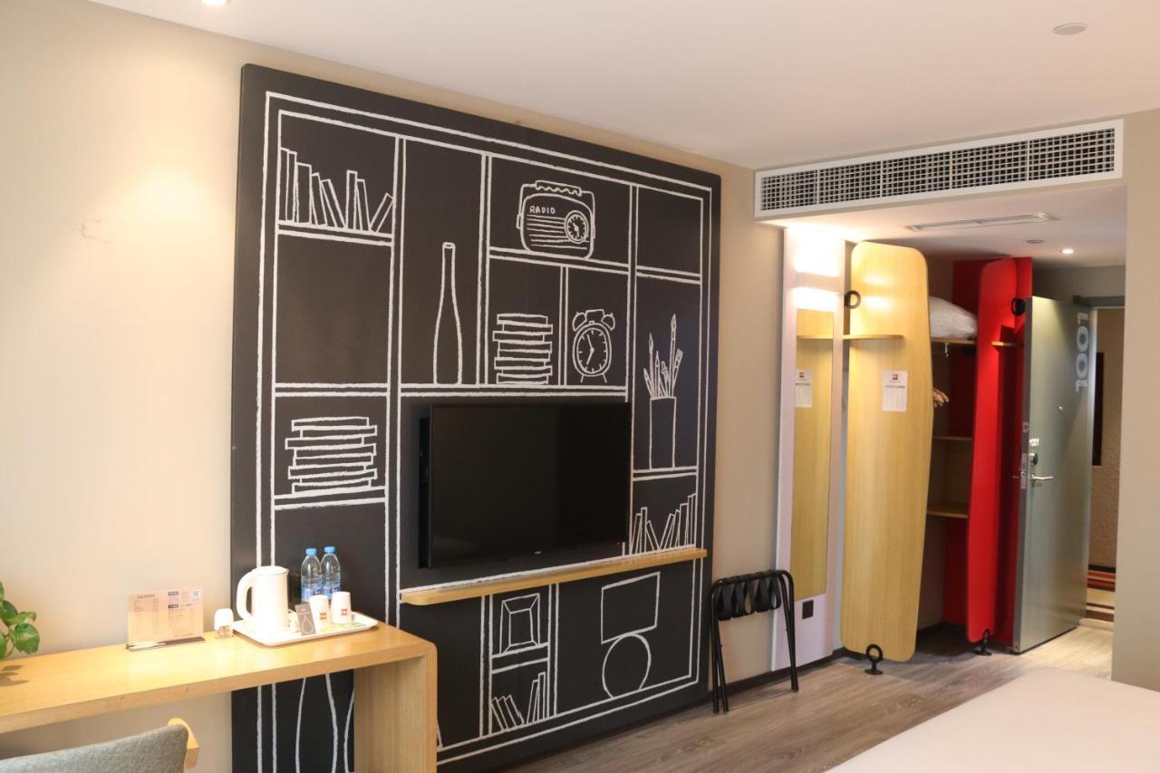 Ibis Chengdu Sm Square Hotel Exterior photo